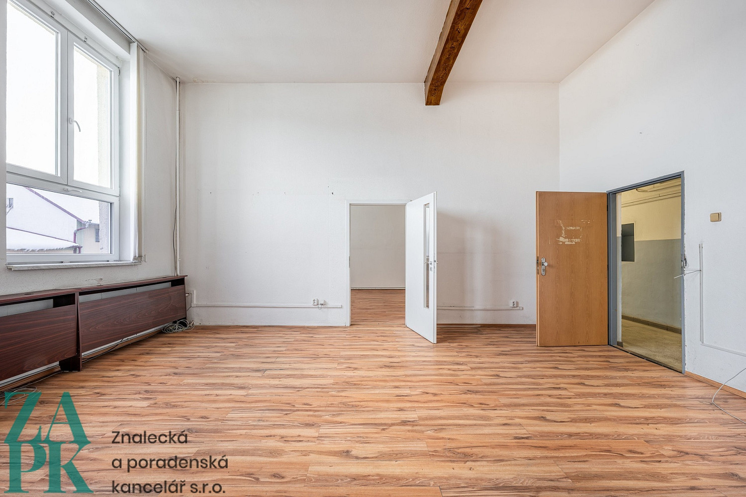 Pronájem kanceláře 60 m² — photo 2