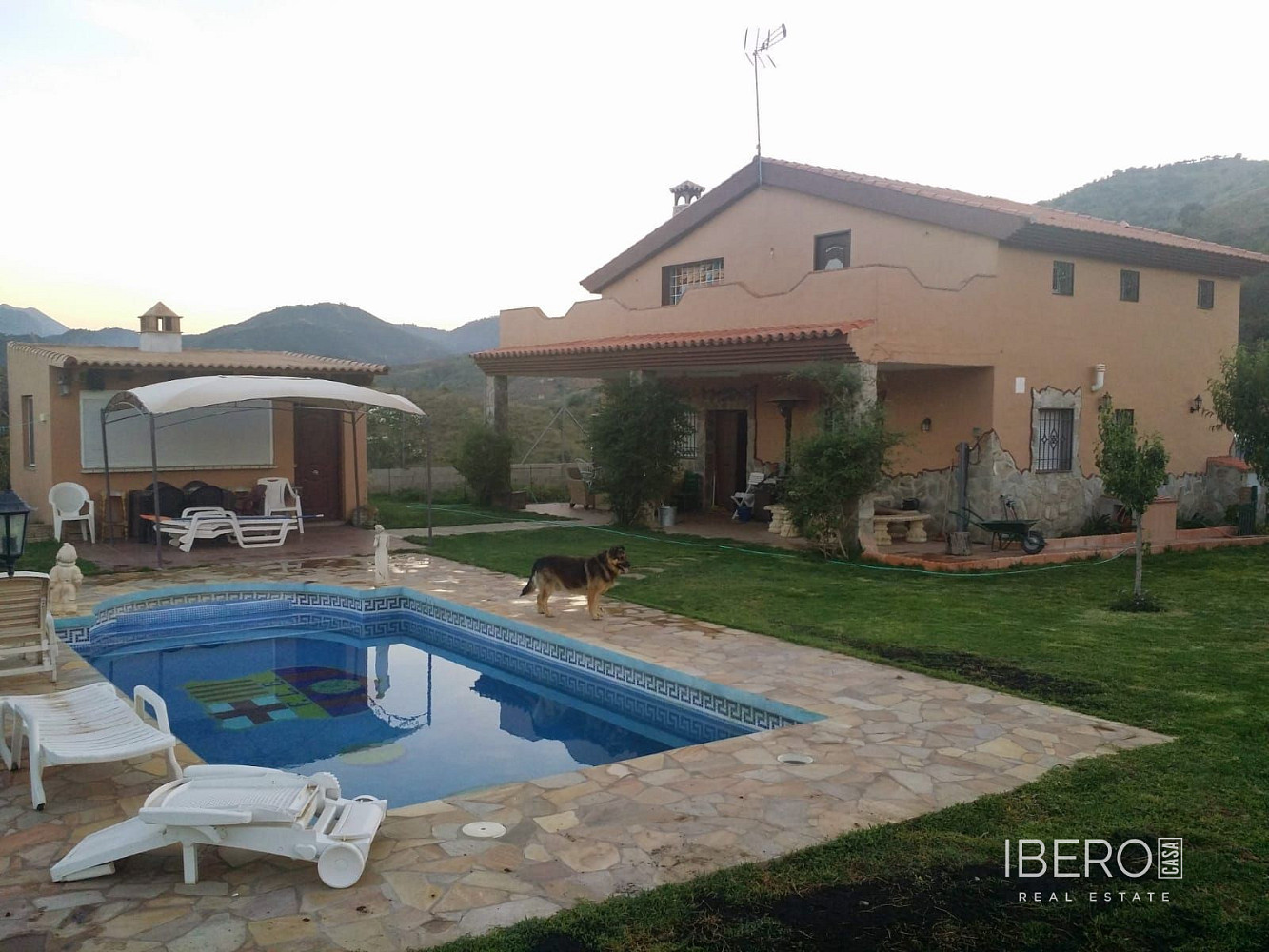 Prodej domu 366 m² s pozemkem 24 544 m²