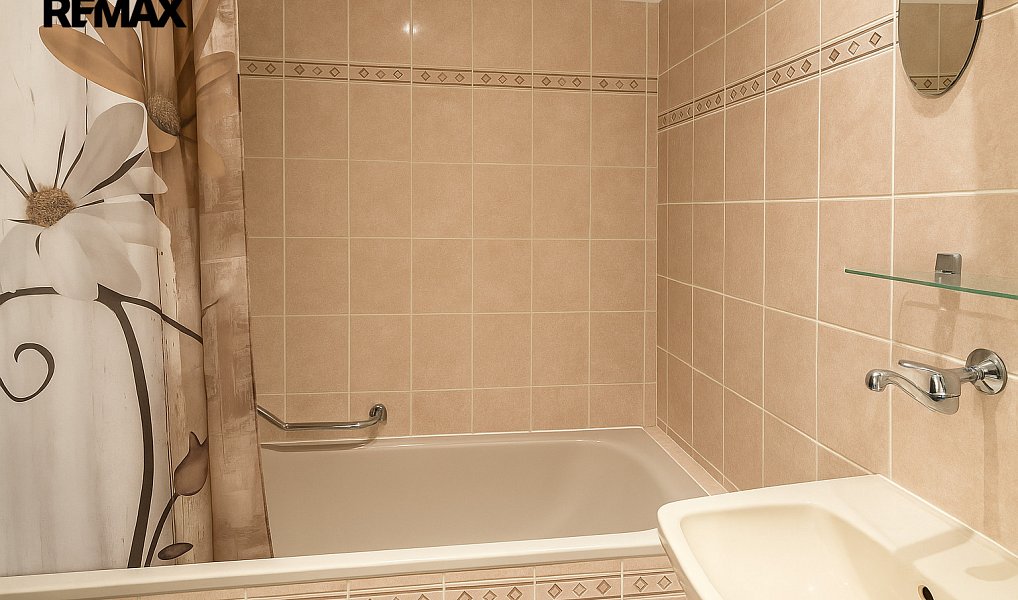Prodej bytu 3+1 84 m², Karlovy Vary – náhled fotky 4