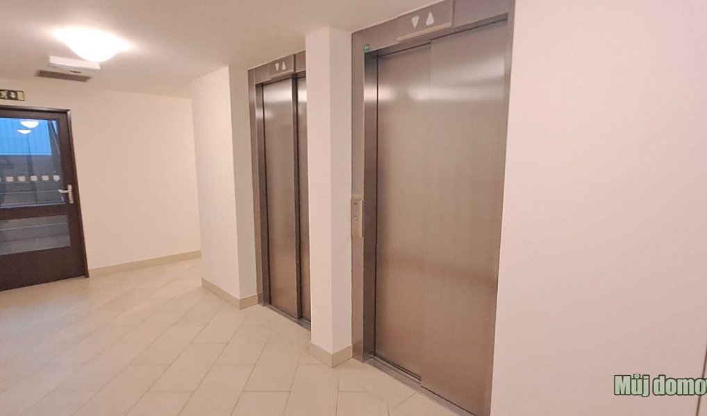 Pronájem bytu 2+1 79 m², Praha – náhled fotky 25