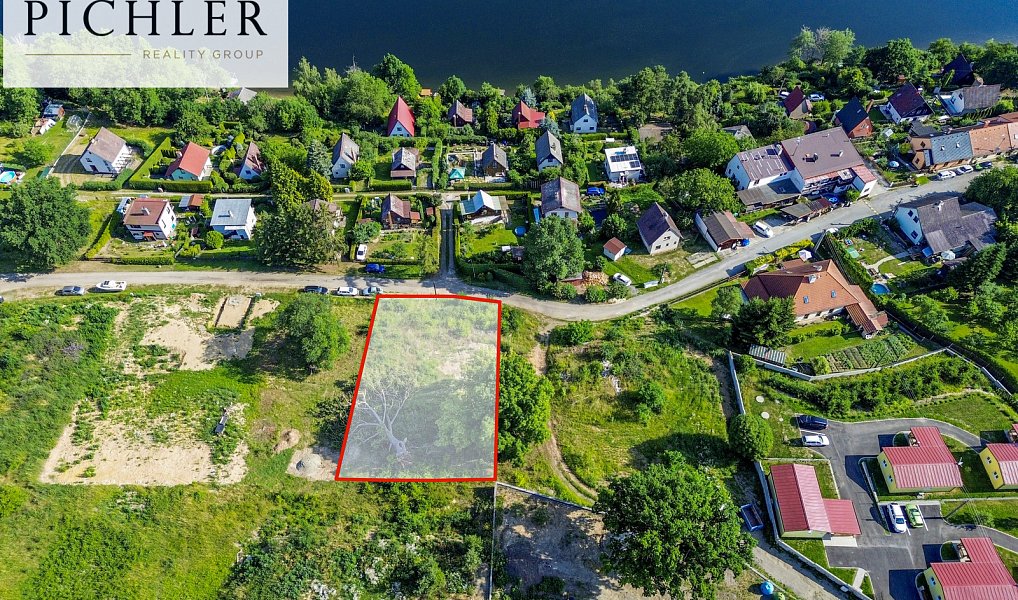 Prodej stavebního pozemku 1 003 m², Úlice – fotka 1 z 9