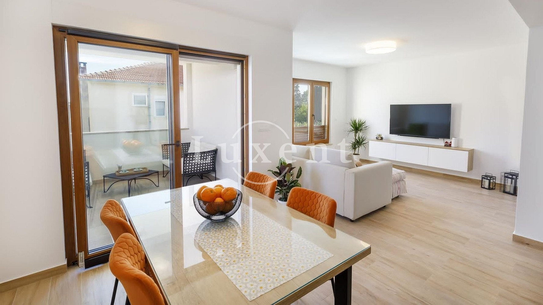 Prodej domu 450 m² s pozemkem 712 m² – pohled 4