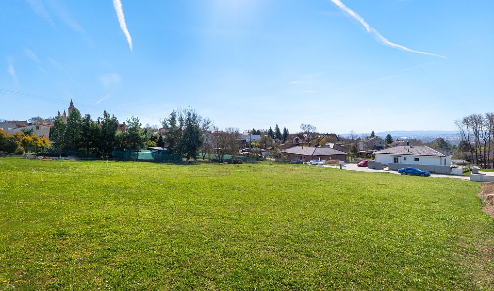 Prodej stavebního pozemku 1 696 m², Hosín – náhled fotky 10