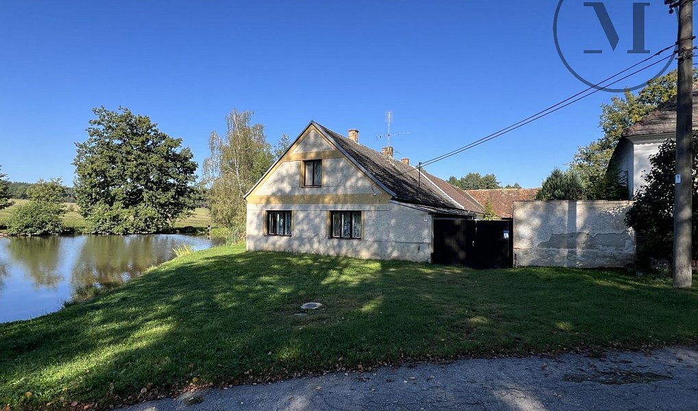 Prodej chaty/chalupy 460 m² s pozemkem 2 427 m², Lišov – fotka 1 z 19