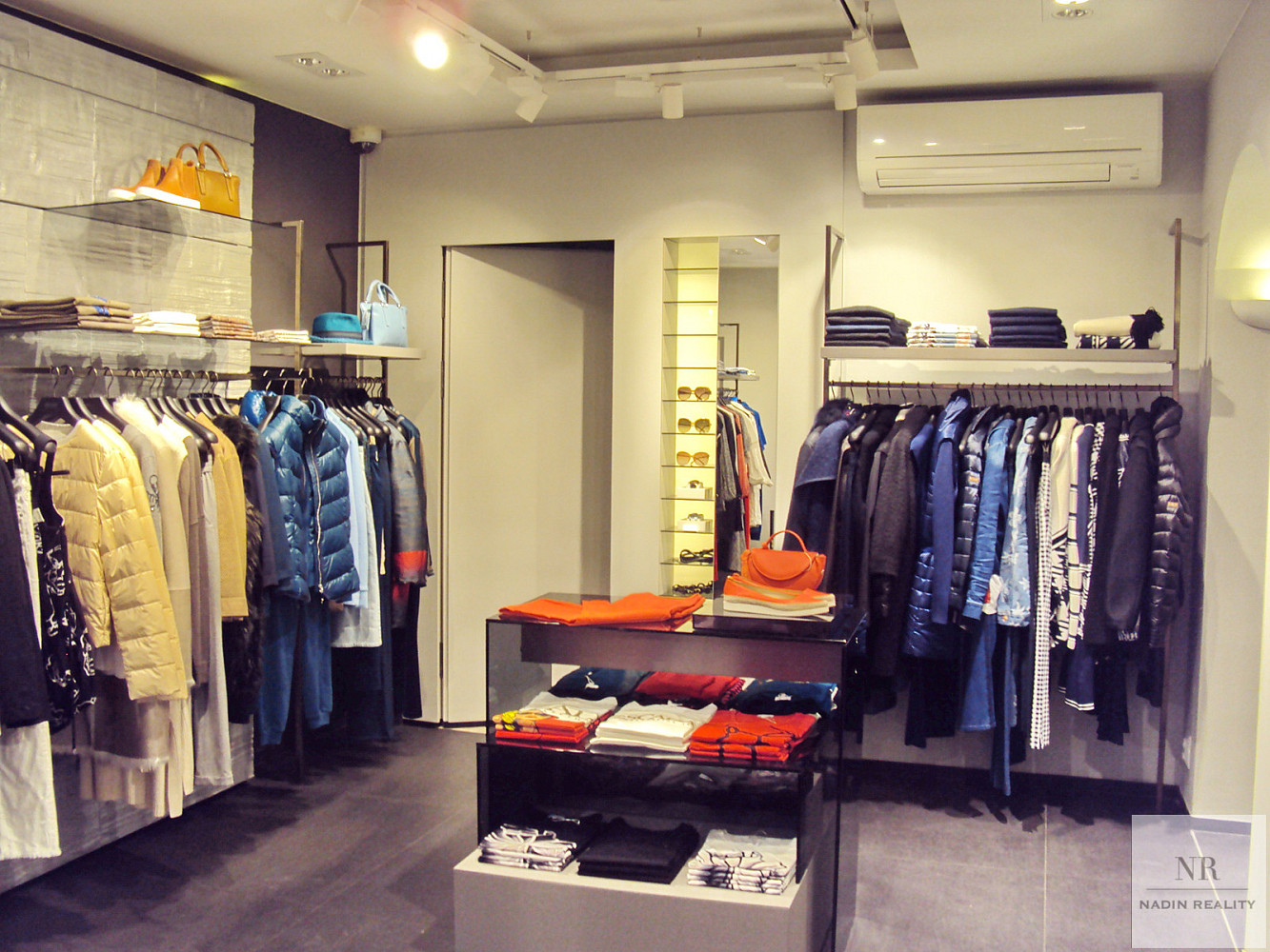 Pronájem obchodních prostor 153 m² – další