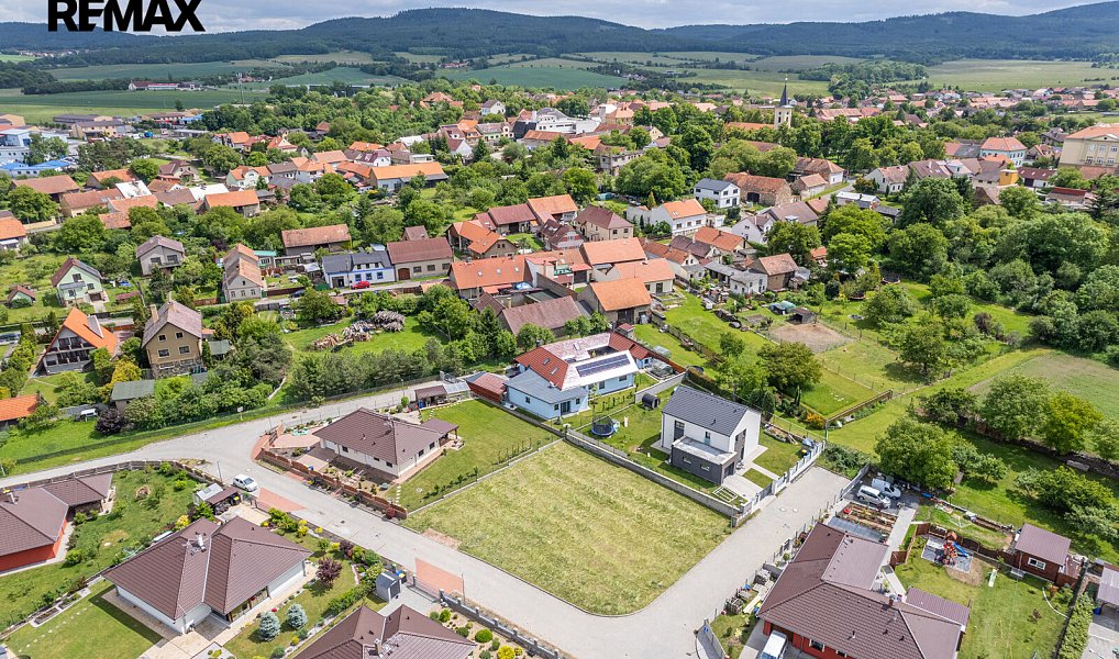 Prodej stavebního pozemku 810 m², Hostomice – náhled fotky 5