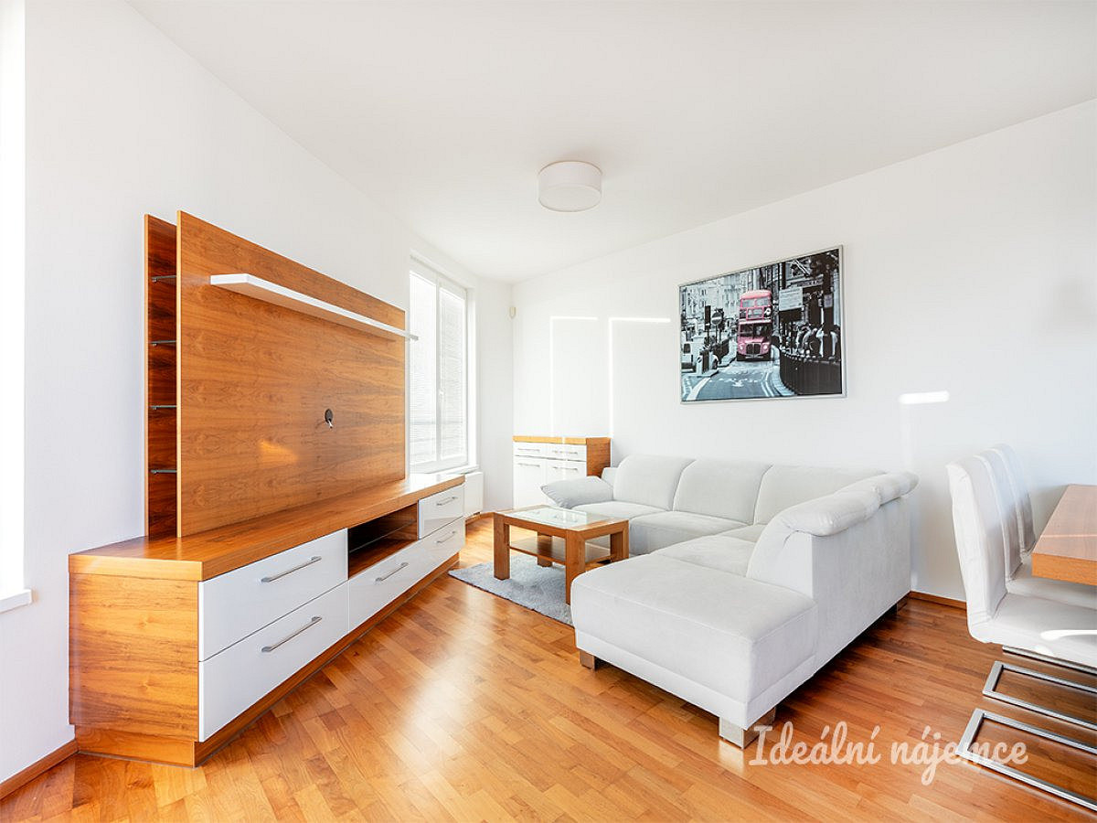 Pronájem bytu 3+kk 87 m², Praha