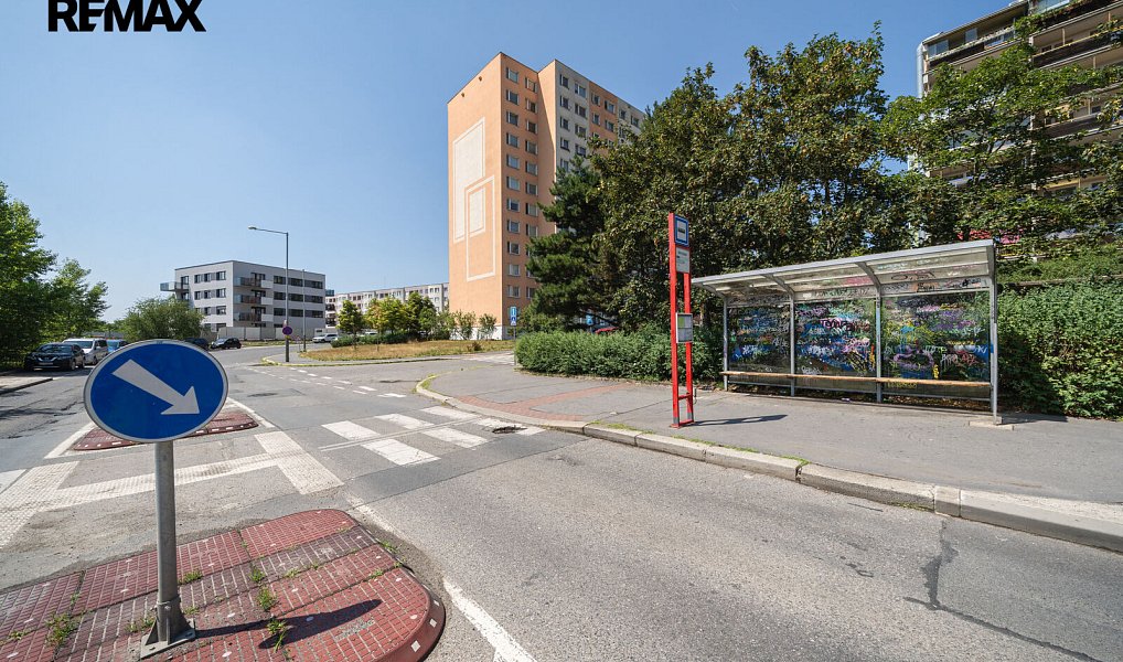 Prodej bytu 3+1 70 m², Praha – náhled fotky 34