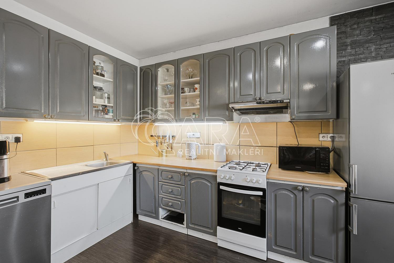 Prodej domu 160 m² s pozemkem 1 169 m² – fotografie 2