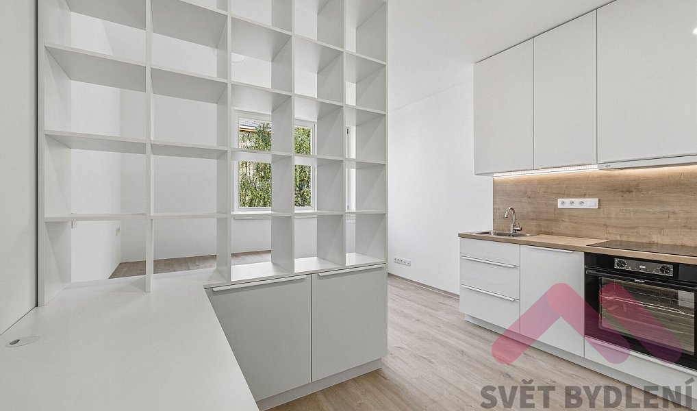 Pronájem bytu 1+kk 25 m², Praha – náhled fotky 3