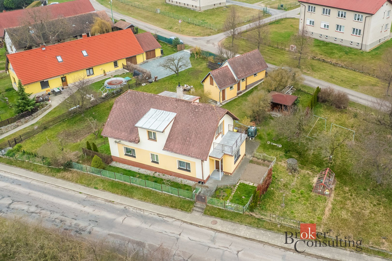 Prodej domu 146 m² s pozemkem 613 m² – fotografie 2