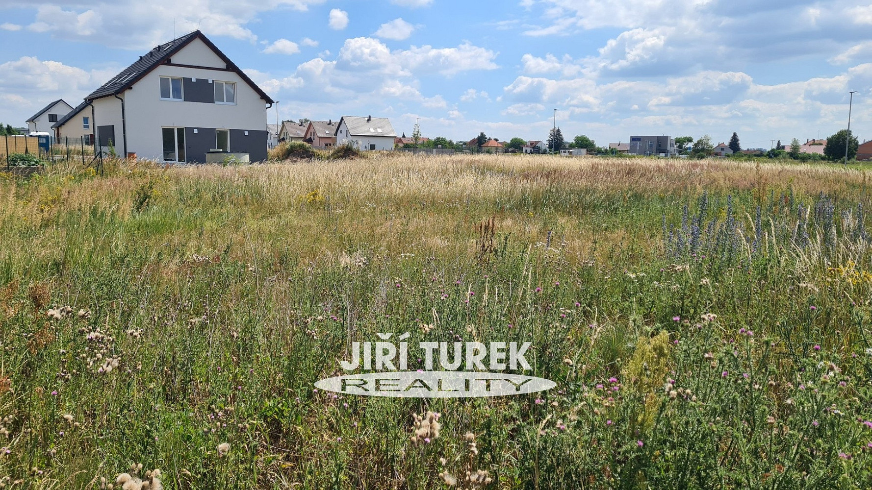 Prodej stavebního pozemku 697 m² – fotografie 4