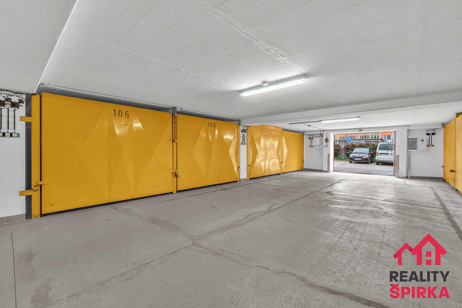 Prodej, garáž 18 m2, ul. makovského, řepy, praha 6 — photo 2