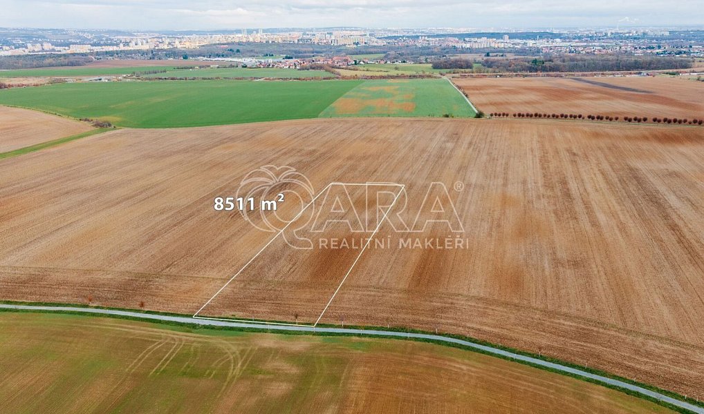Prodej pole 8 511 m², Dolní Břežany – fotka 1 z 10
