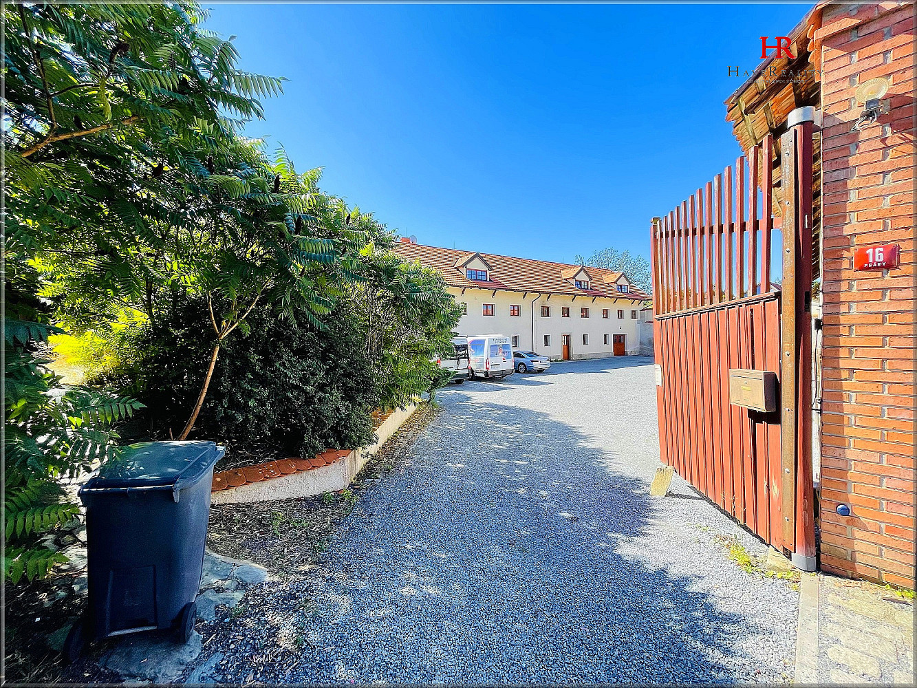 Prodej komerčního objektu (jiného typu) 800 m², Psáry