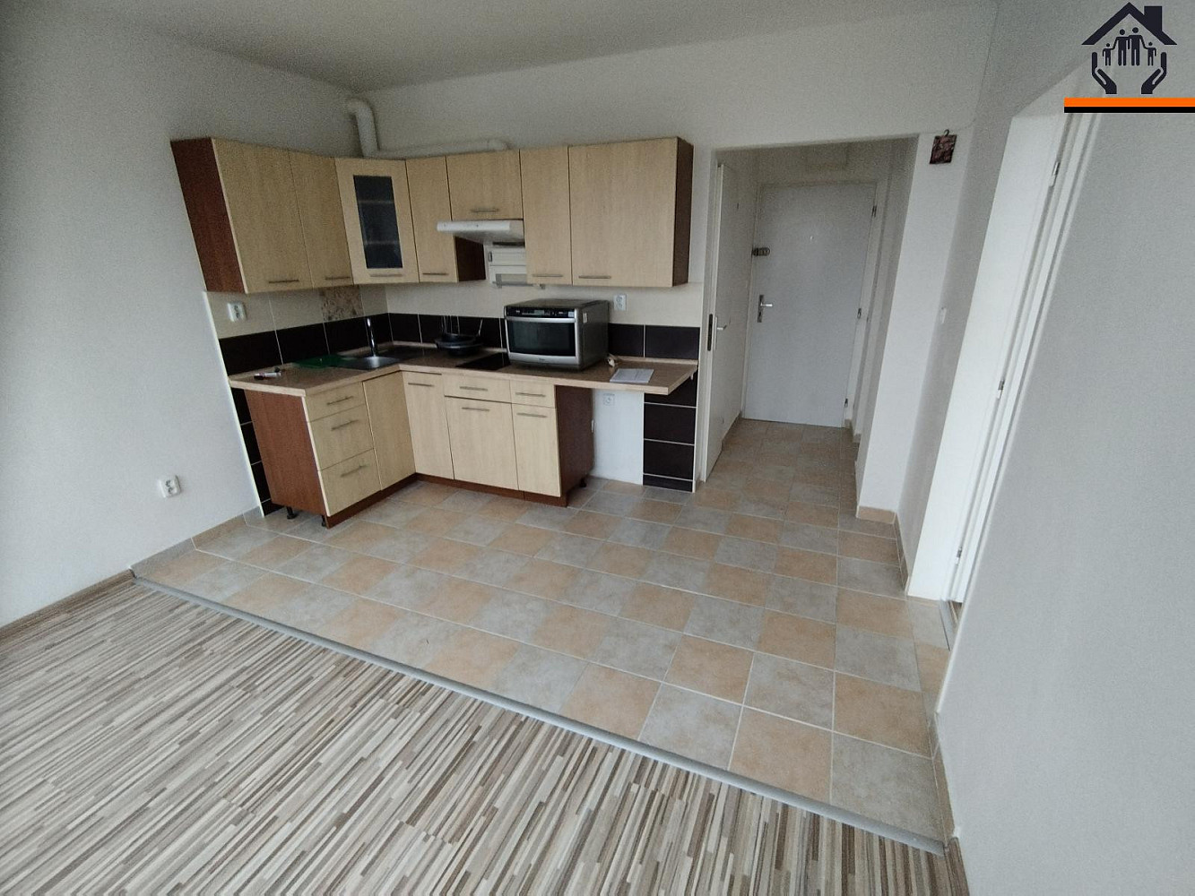 Pronájem bytu 1+1 35 m² – fotografie 2