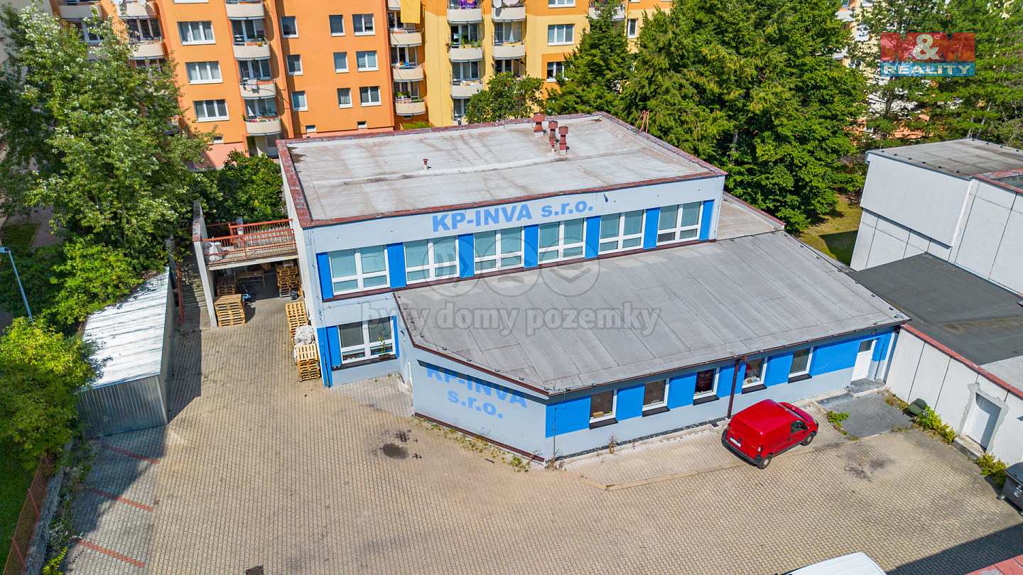 Prodej výrobních prostor 1 100 m²