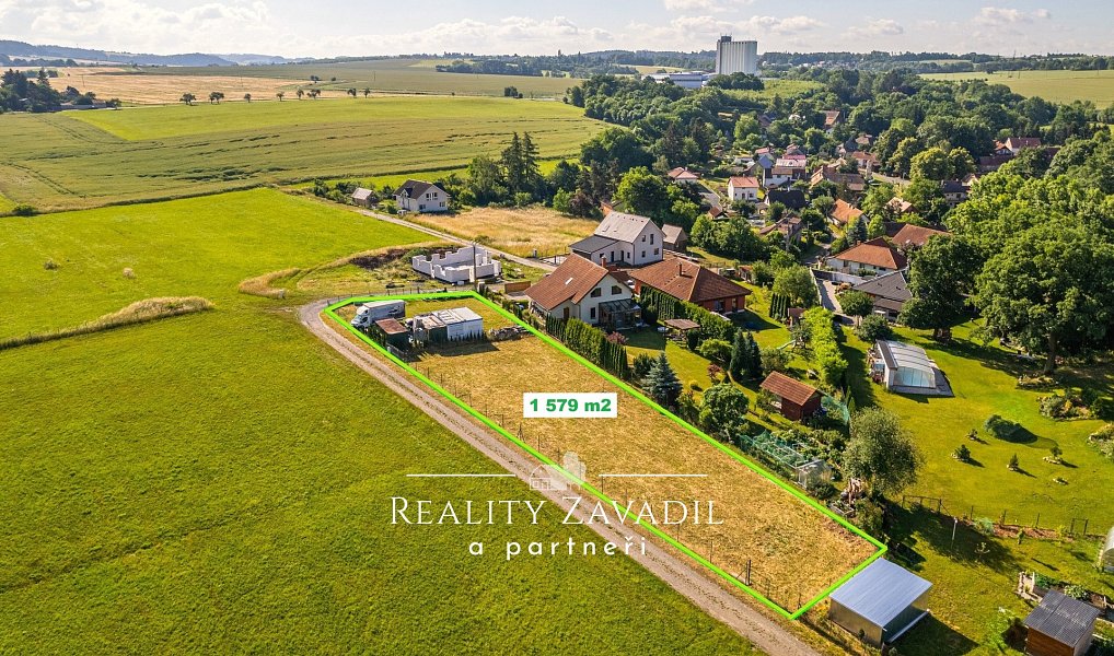 Prodej stavebního pozemku 1 579 m², Strančice – náhled fotky 3