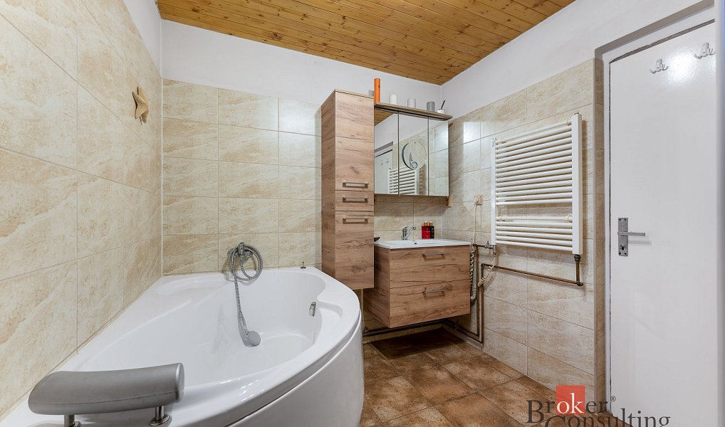 Prodej zemědělského objektu 1 850 m², Kněžice – náhled fotky 12