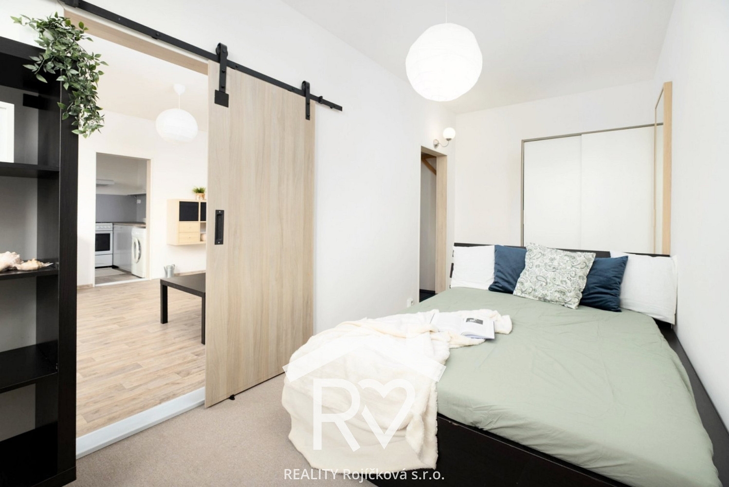 Prodej bytu 2+1 43 m² — photo 2