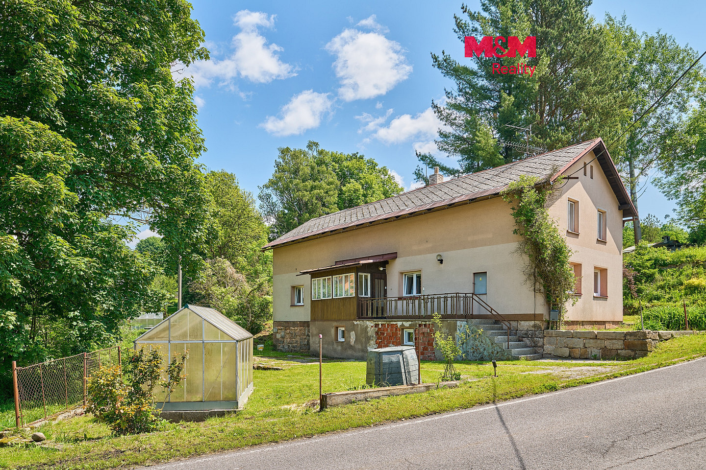 Prodej domu 185 m² s pozemkem 1 222 m²