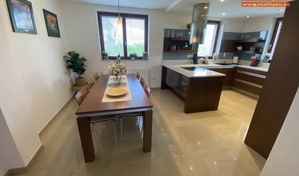 Prodej domu 390 m² s pozemkem 4 324 m², Loštice – náhled fotky 8