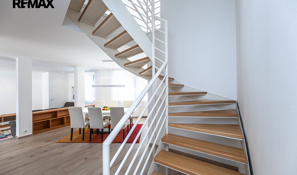 Pronájem domu 256 m² s pozemkem 222 m², Praha – náhled fotky 18