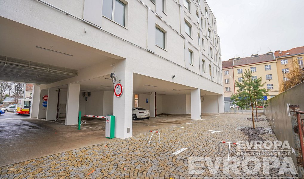 Pronájem bytu 2+1 44 m², Hradec Králové – náhled fotky 6