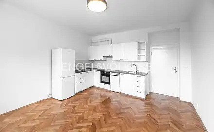 Pronájem bytu 3+kk 82 m²