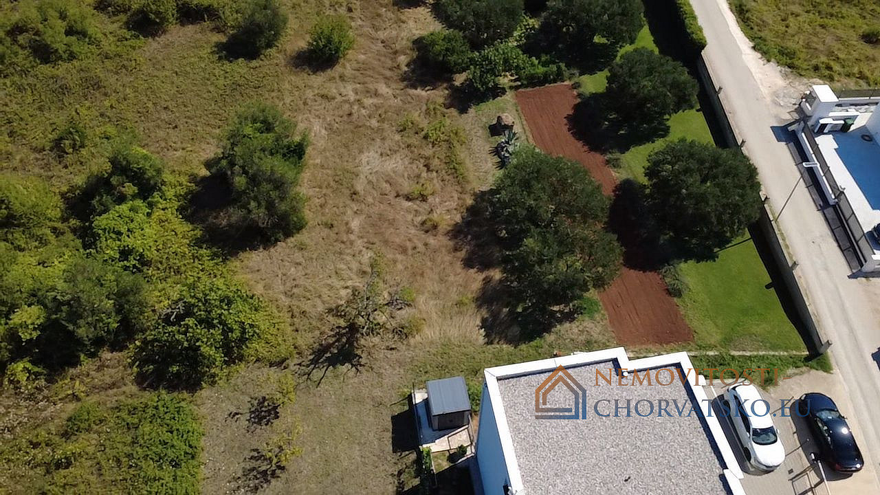 Pozemek 379 m2m², Sukošan – pohled 2