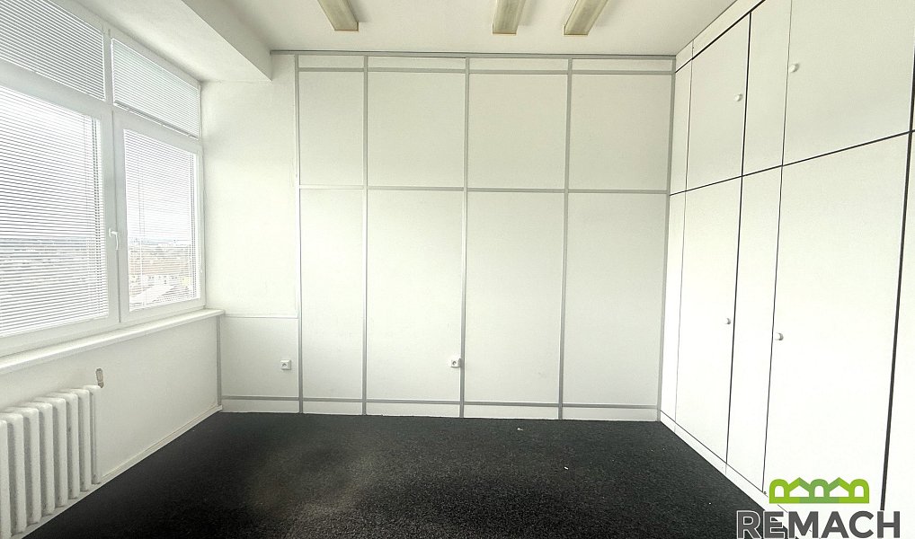 Pronájem obchodních prostor 20 m², Staré Město – náhled fotky 2