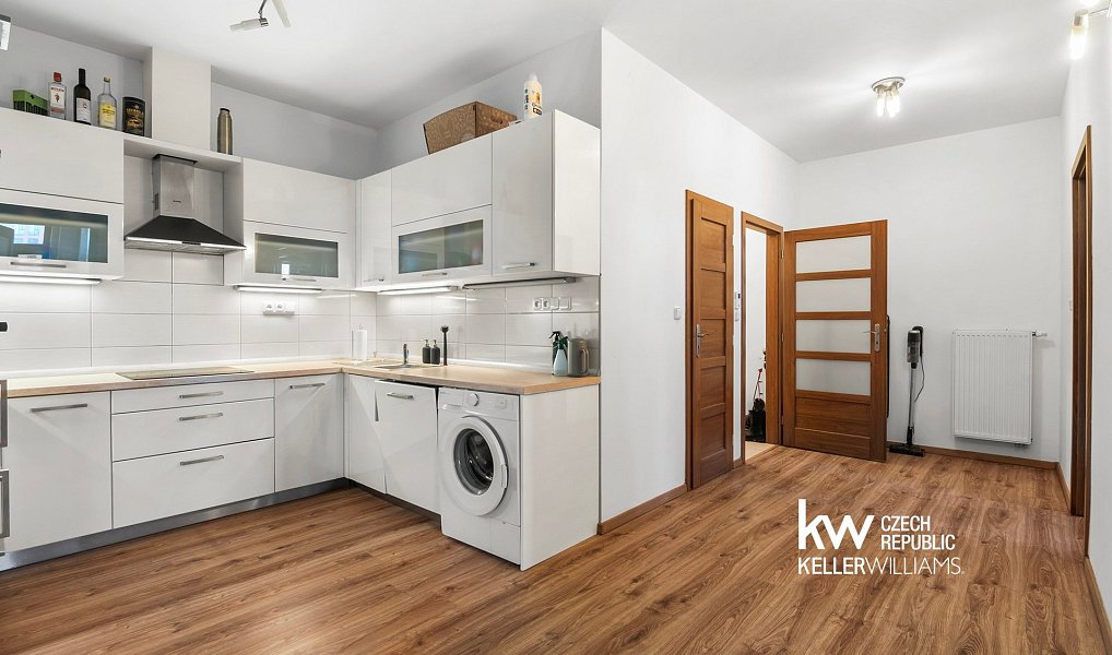 Prodej bytu 2+1 72 m², Praha – náhled fotky 3