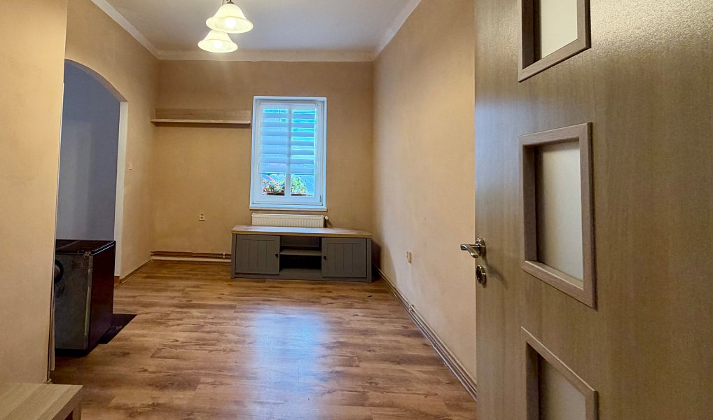 Pronájem bytu 2+1 60 m², Cheb – náhled fotky 3