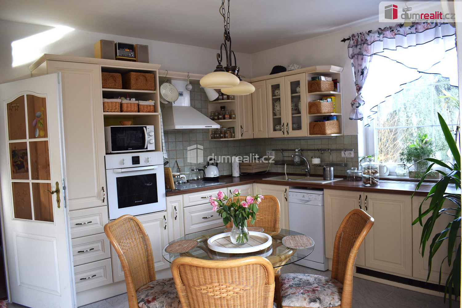 Prodej domu 250 m² s pozemkem 952 m² – fotografie 5