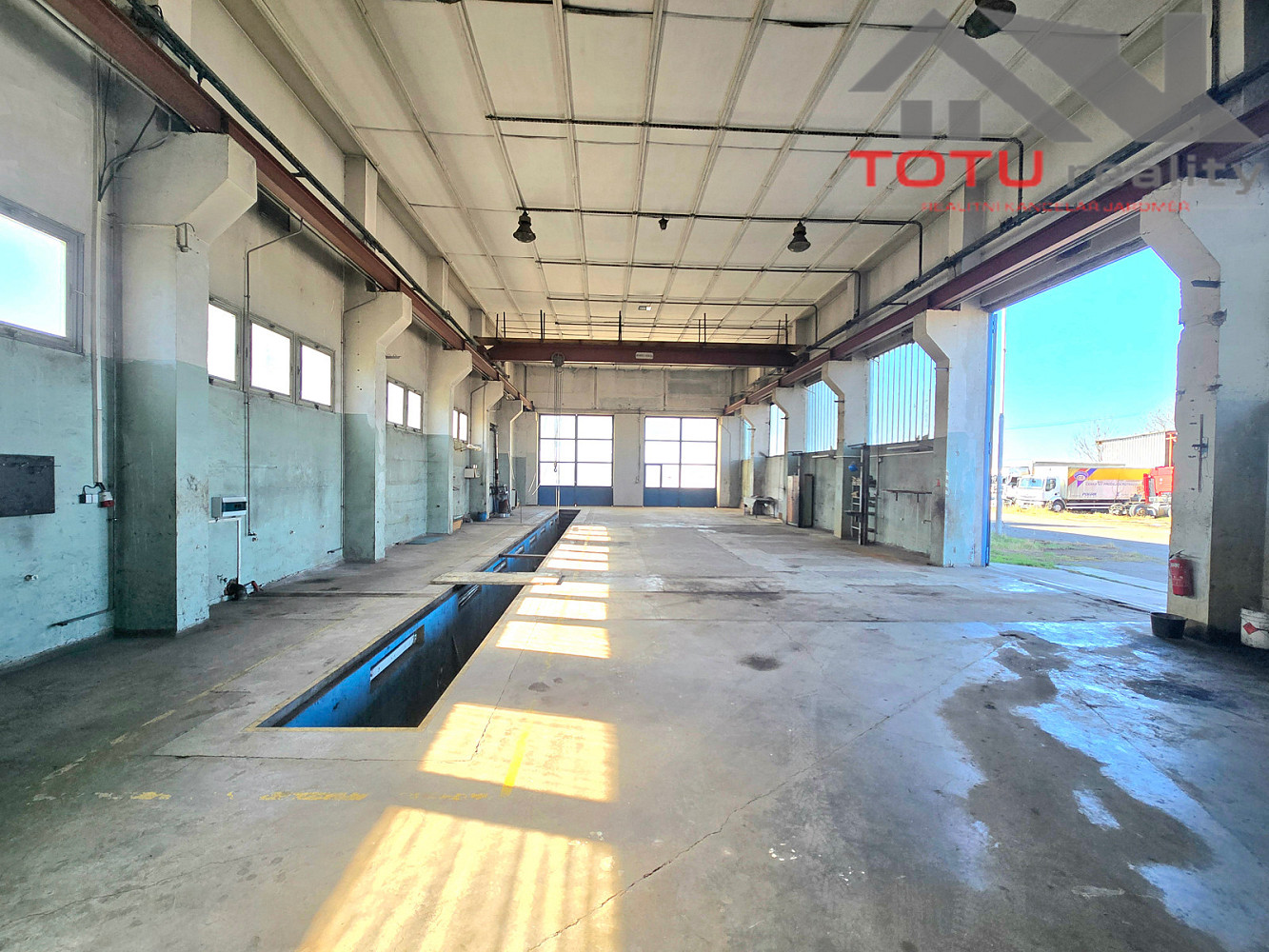 Pronájem výrobních prostor 3 010 m² – fotografie 2