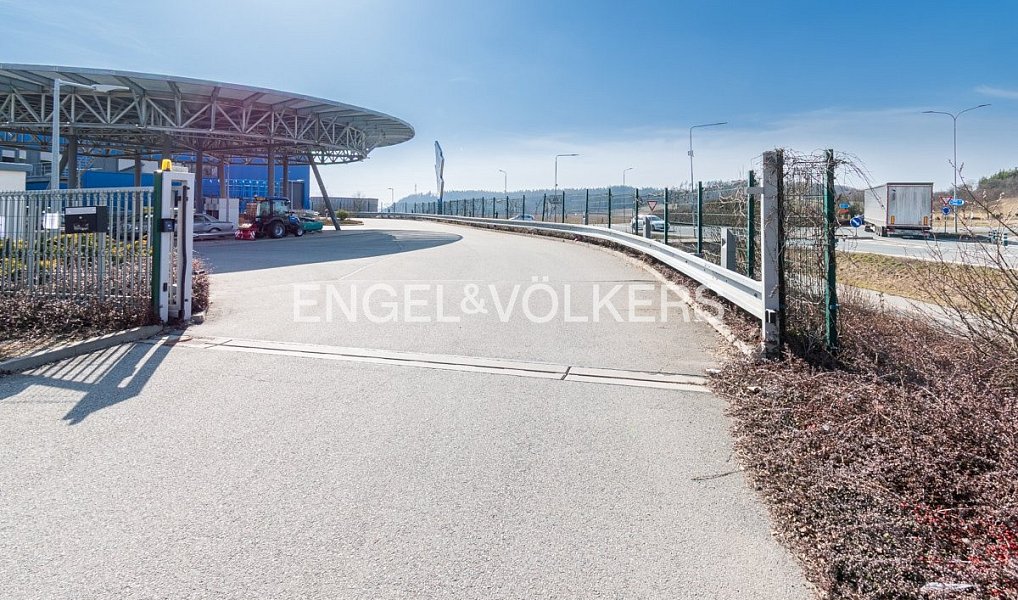 Pronájem kanceláře 55 m², Solnice – náhled fotky 2