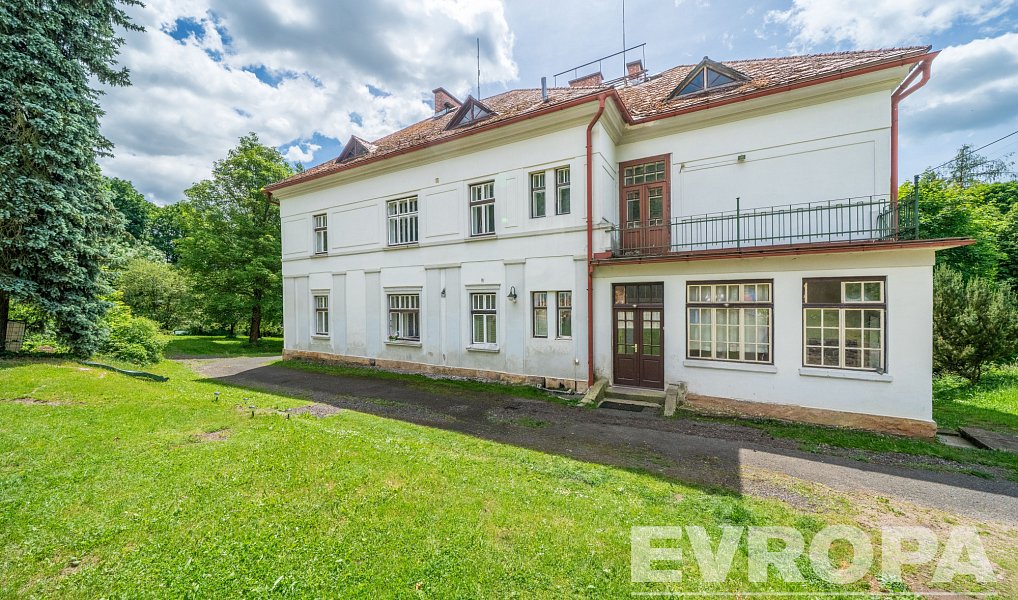 Prodej domu 320 m² s pozemkem 7 861 m², Hostinné – náhled fotky 5