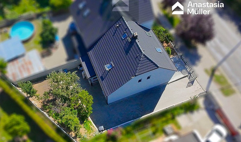 Prodej domu 200 m² s pozemkem 296 m², Plzeň – náhled fotky 3