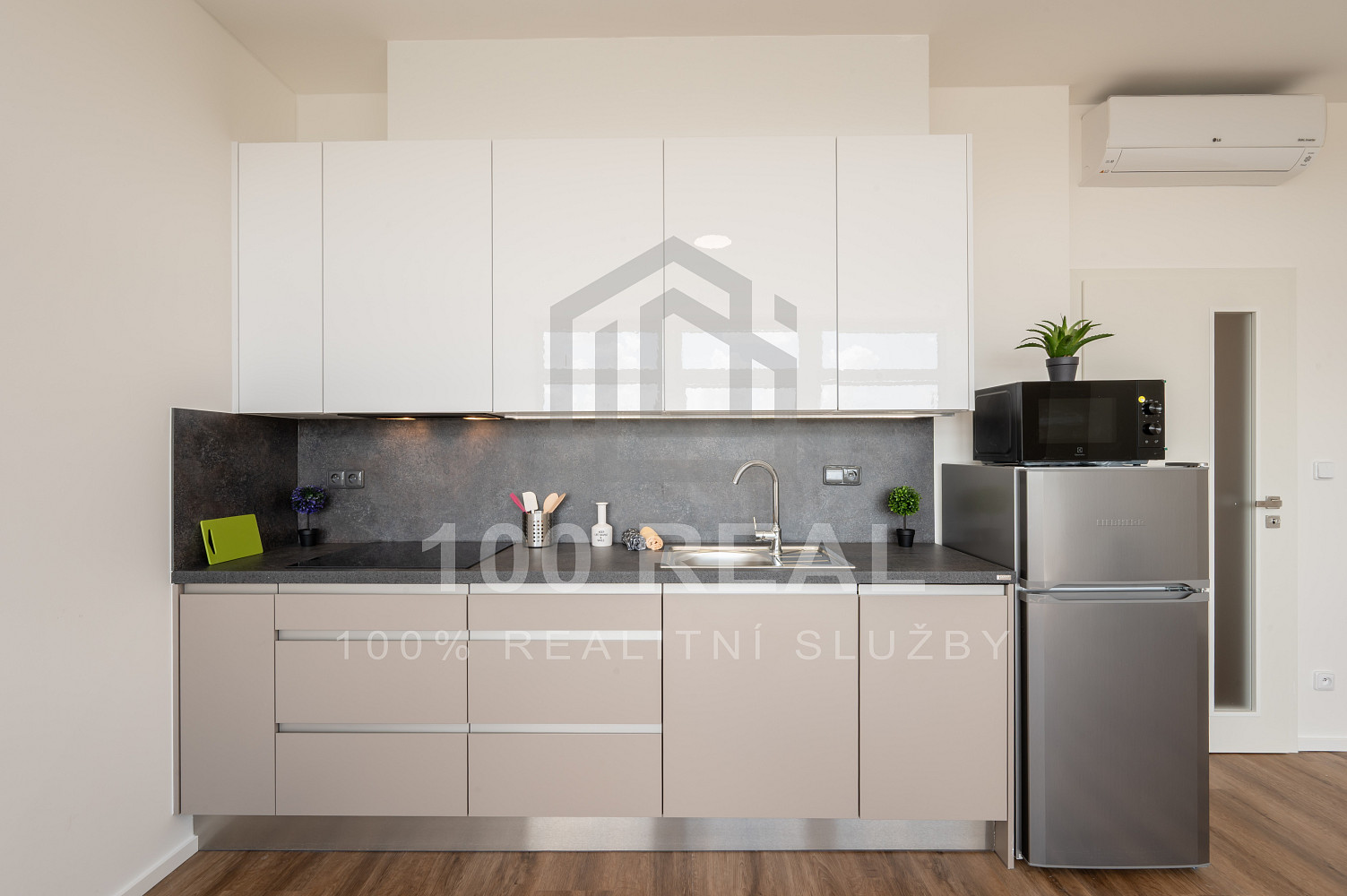 Pronájem bytu 1+kk 37 m²
