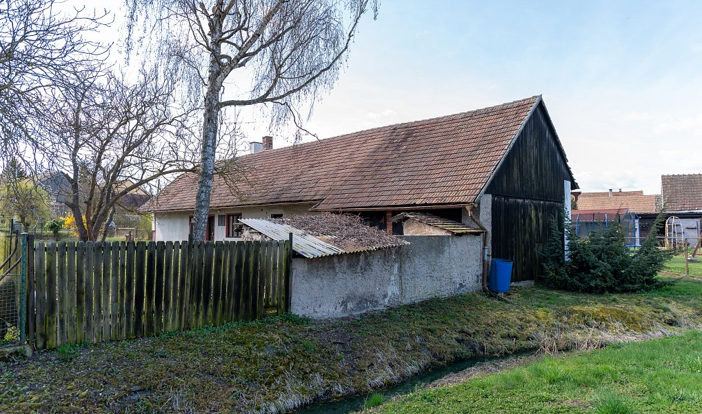 Prodej domu 131 m² s pozemkem 699 m², Sloveč – náhled fotky 5