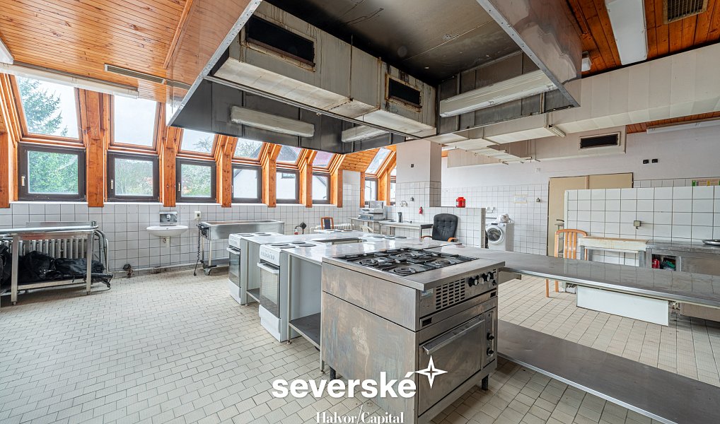 Prodej ubytovacího objektu 4 100 m², Lužice – náhled fotky 30