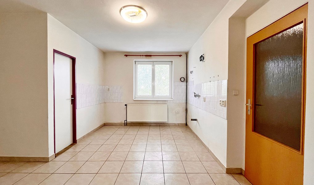 Prodej domu 260 m² s pozemkem 2 162 m², Kunovice – náhled fotky 7