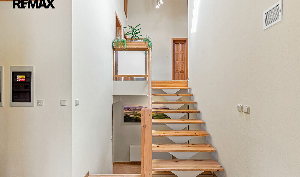 Prodej domu 186 m² s pozemkem 1 033 m², Uhlířské Janovice – náhled fotky 12