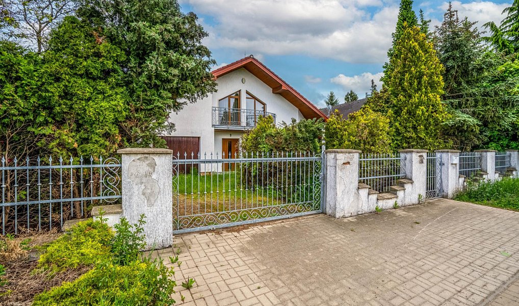 Prodej domu 244 m² s pozemkem 1 000 m², Zvole – náhled fotky 4