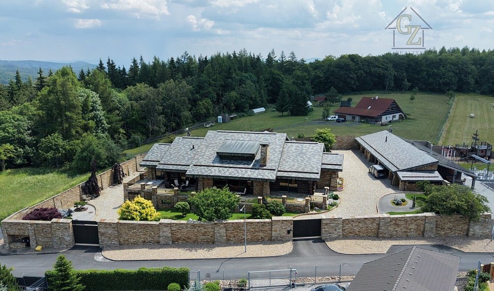 Prodej domu 800 m² s pozemkem 2 969 m², Klíny – náhled fotky 2