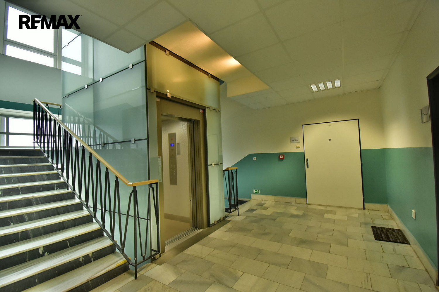 Pronájem kanceláře 35 m² – fotografie 4