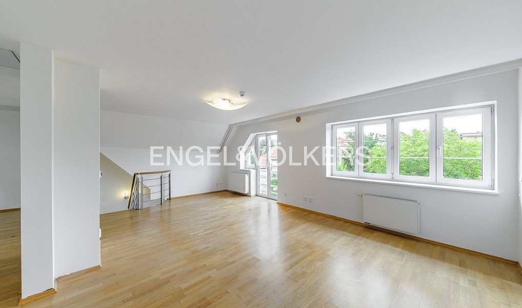 Pronájem domu 514 m² s pozemkem 644 m², Praha – náhled fotky 8