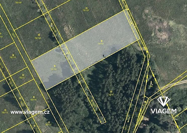 Prodej pole 1 674 m²
