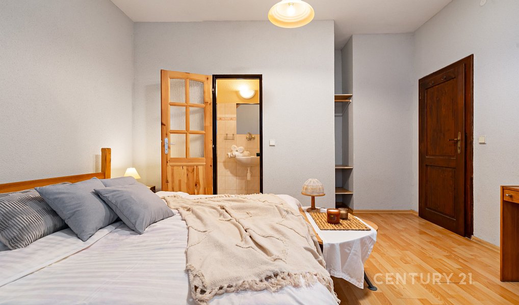 Prodej chaty/chalupy 648 m² s pozemkem 907 m², Strašín – náhled fotky 10