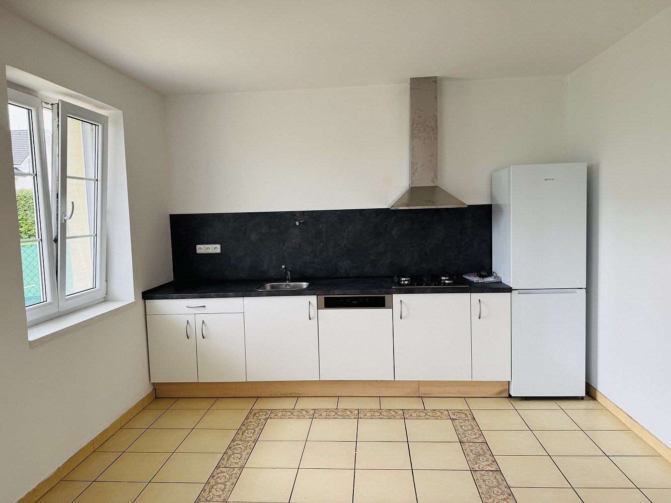 Pronájem domu 180 m² s pozemkem 288 m² – pohled 3